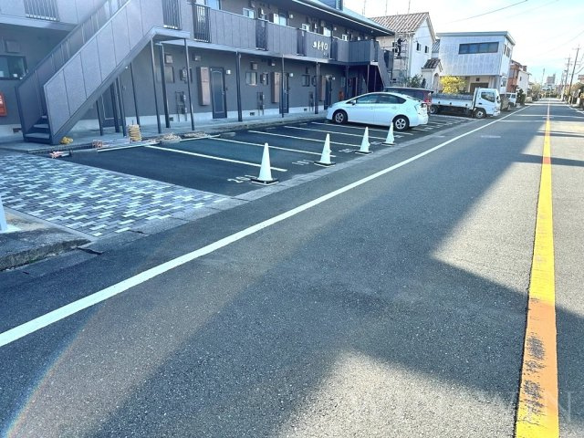 ユトリロ緑ヶ丘の駐車場
