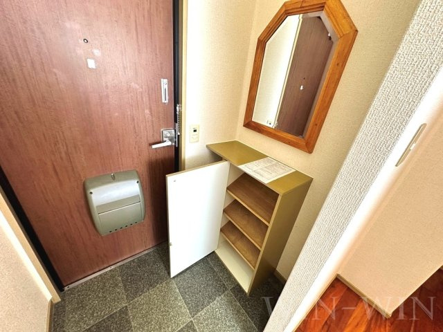 ユトリロ大岩の玄関