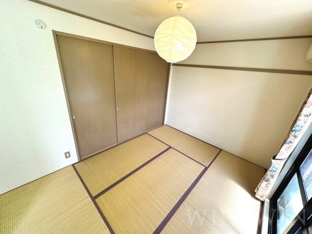 ユトリロ大岩の寝室