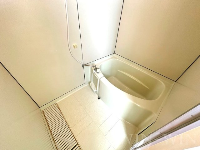 ユトリロ大岩の浴室