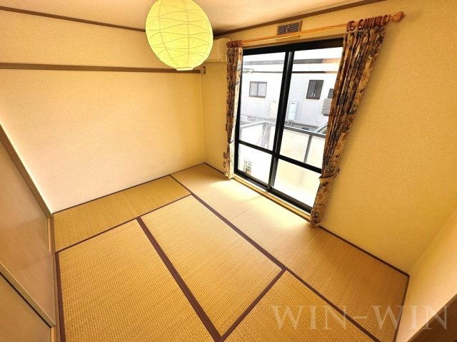 ユトリロ大岩の寝室