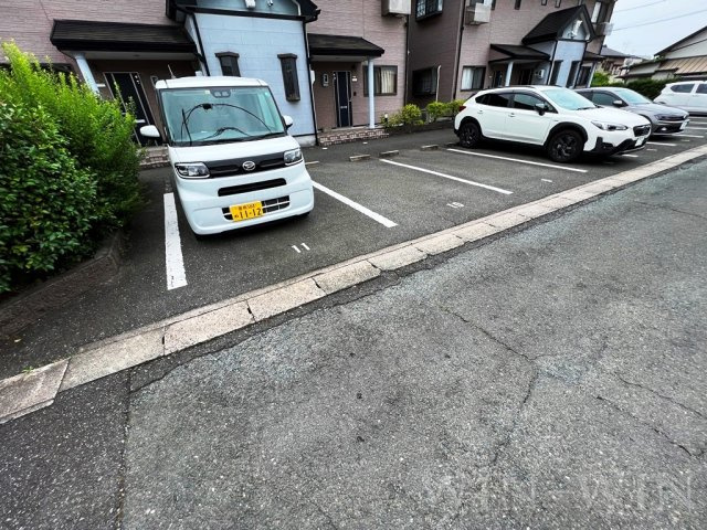 ベルバランセK 壱番館の駐車場