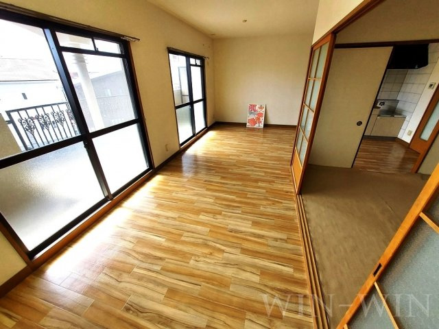 イーストパレスの居間・リビング