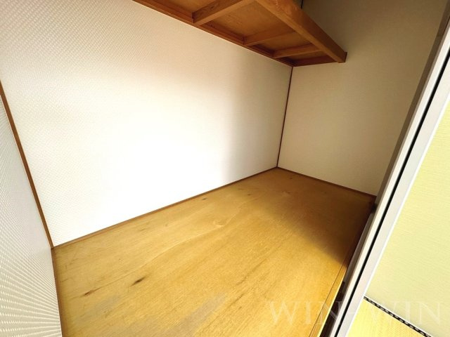 ユトリロ忠興 2の収納