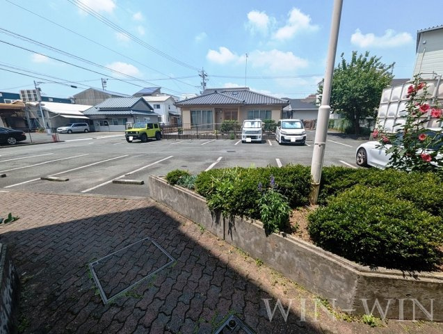 岩月ビルディングの駐車場