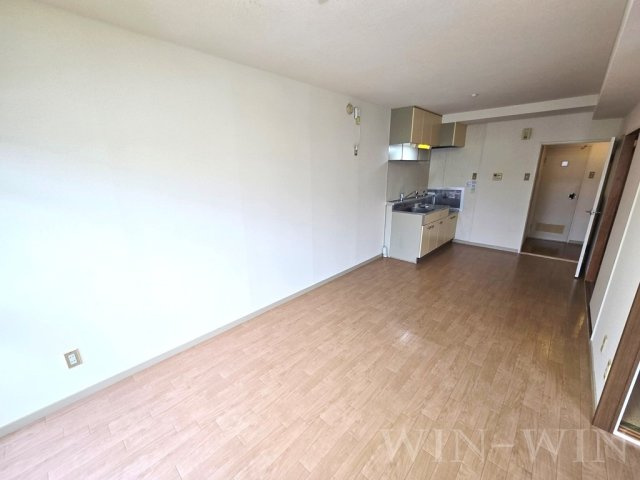 岩月ビルディングの居間・リビング