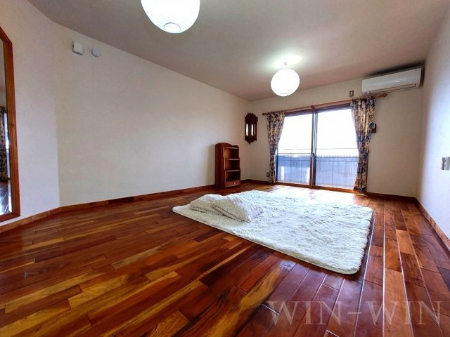 ユトリロつつじが丘 2の居間・リビング