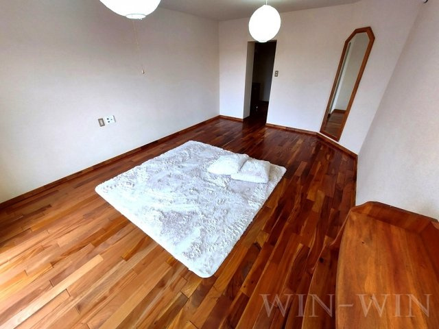 ユトリロつつじが丘 2の居間・リビング