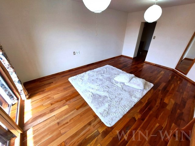 ユトリロつつじが丘 2の居間・リビング