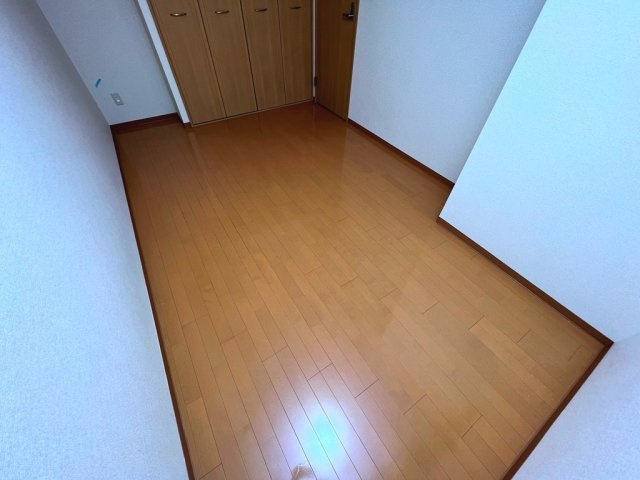 グランドガーデンツインステージ Nの寝室