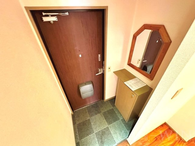 ユトリロ大岩の玄関