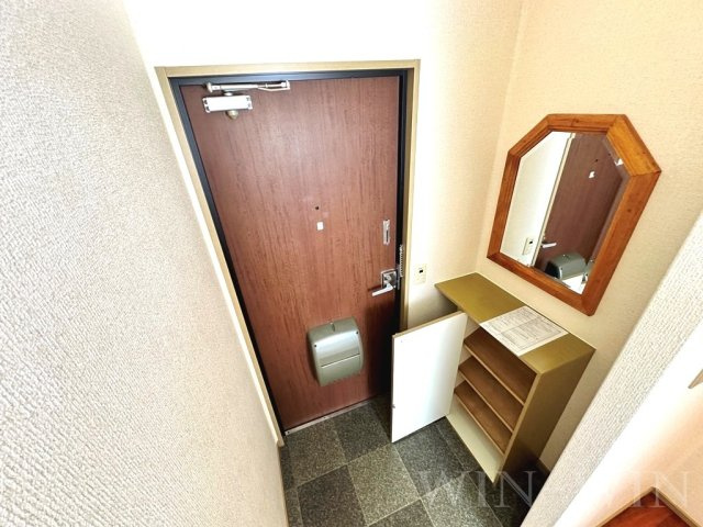 ユトリロ大岩の玄関