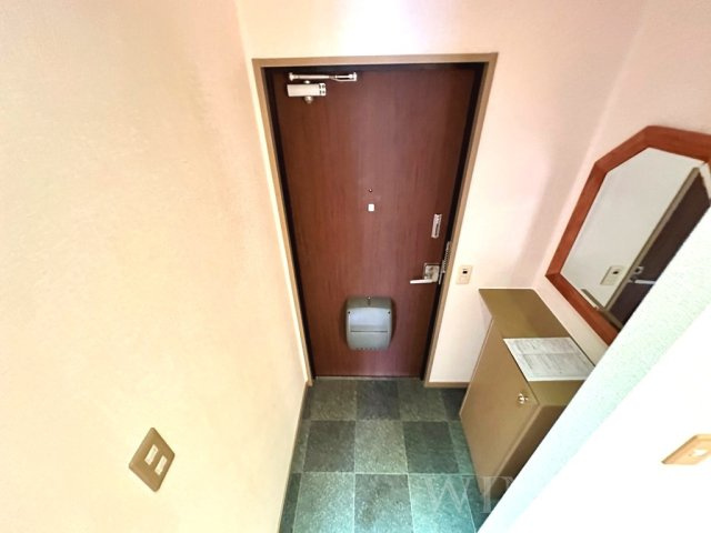 ユトリロ大岩の玄関