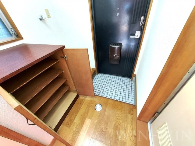 グラン・ドゥムールの玄関