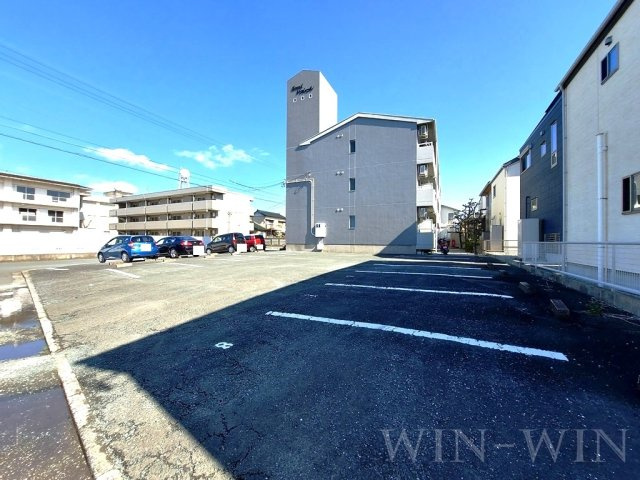 グラン・ドゥムールの駐車場