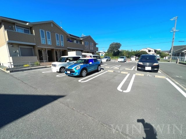 D-roomやまは C棟の駐車場