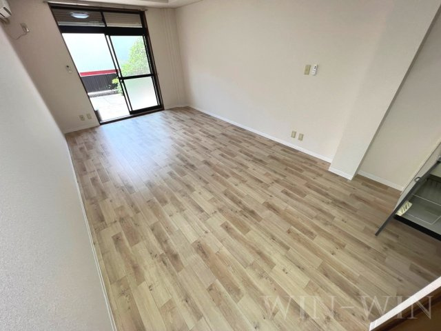 ヴィサージュ東森岡の居間・リビング