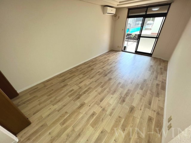 ヴィサージュ東森岡の居間・リビング