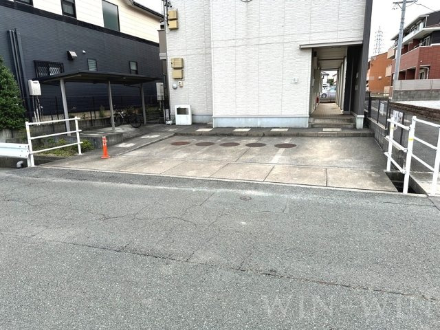 プランメゾンの駐車場