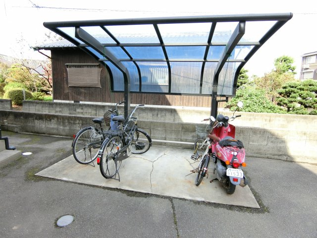 アイビーコート12の月のその他共用部分|自転車置場も併設