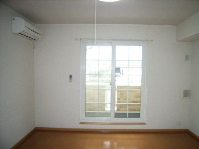 【内装】 | メロウ　ブルーム | 明るい室内です