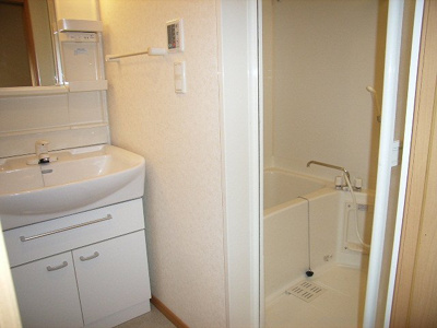 【浴室】 | メロウ　ブルーム | コンパクトで使いやすいお風呂です