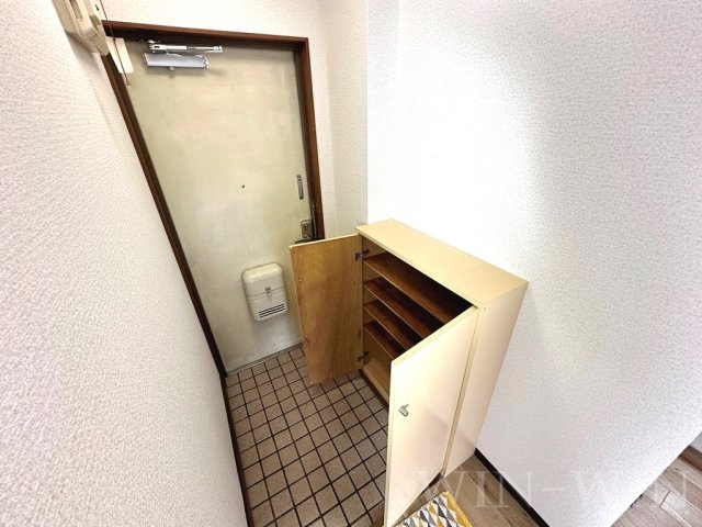 グリーンロード草間の玄関