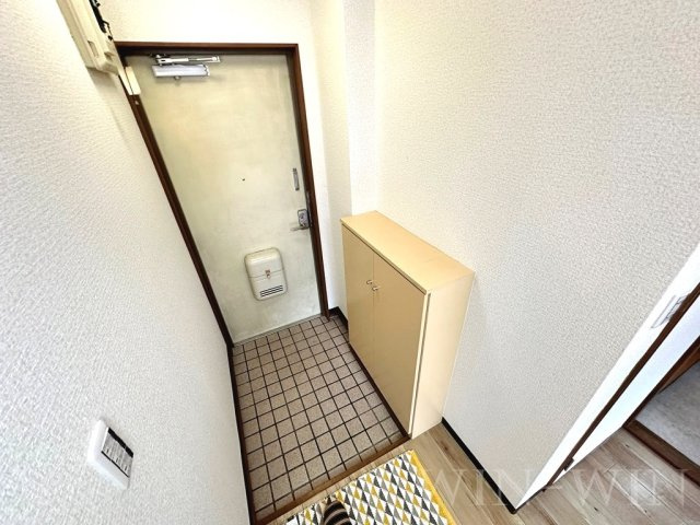 グリーンロード草間の玄関