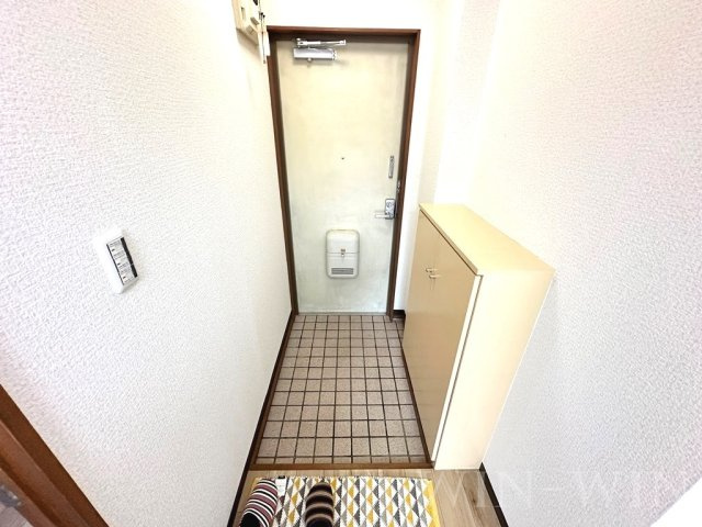 グリーンロード草間の玄関