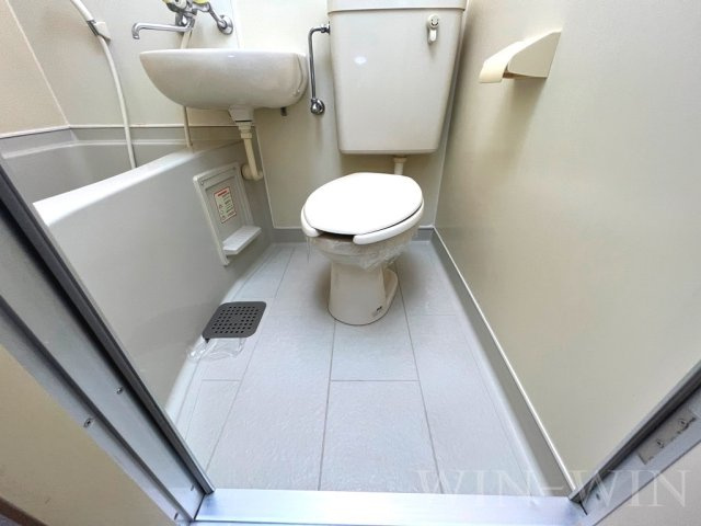 メゾン・ド・シャトーのトイレ|イメージ（同建物内別部屋の写真です）