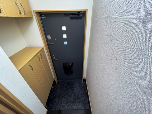 ウィル吉川の玄関