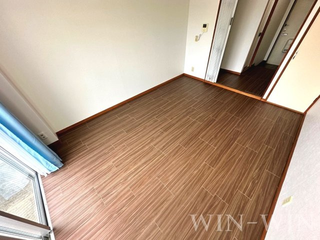 スカイビレッジアイセイの居間・リビング