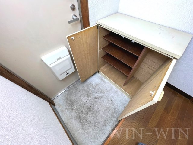 メゾンハクゴの玄関