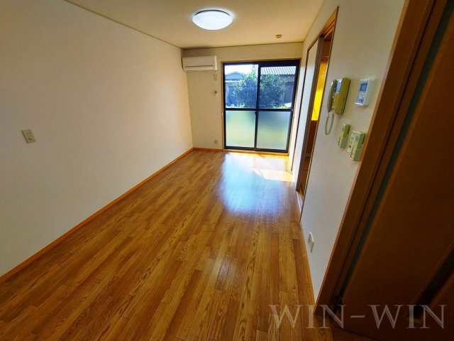 ウエストコート川崎の居間・リビング