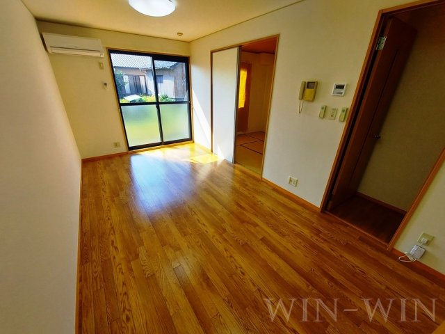 ウエストコート川崎の居間・リビング