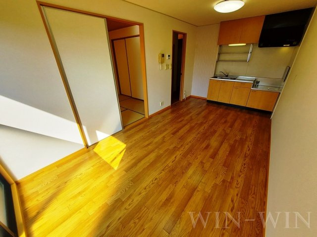 ウエストコート川崎の居間・リビング