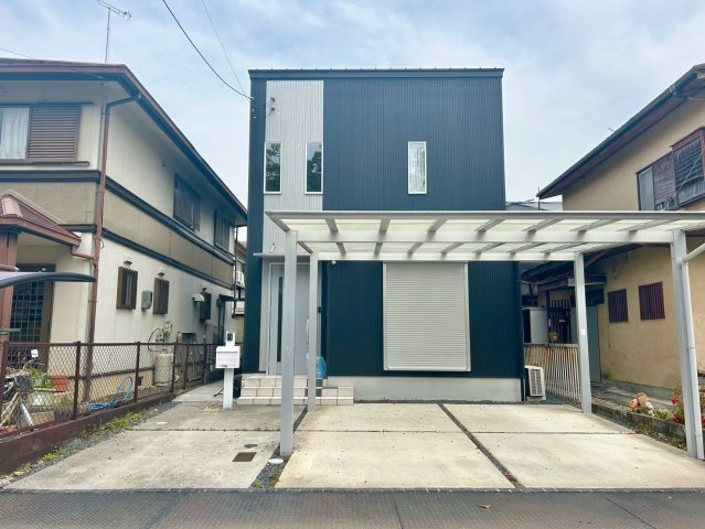 野洲市五条　中古戸建ての外観