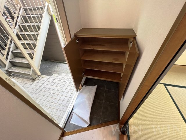 ヴェルデおだかのの玄関