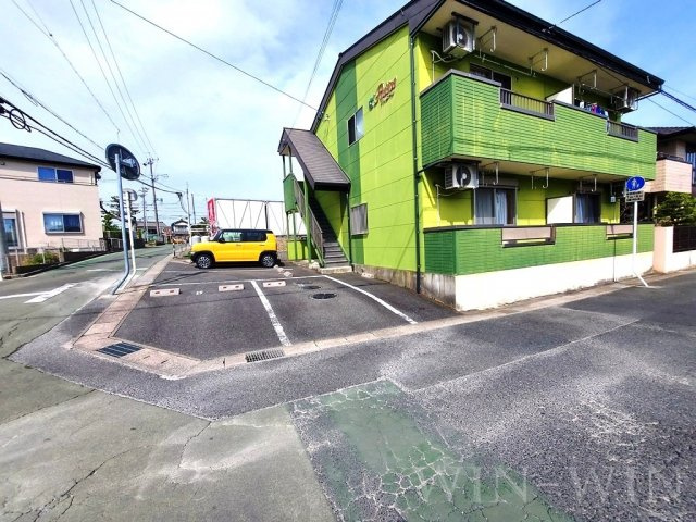 プリエールの駐車場