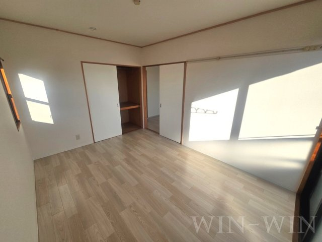 プロヴァンス飯村の洋室