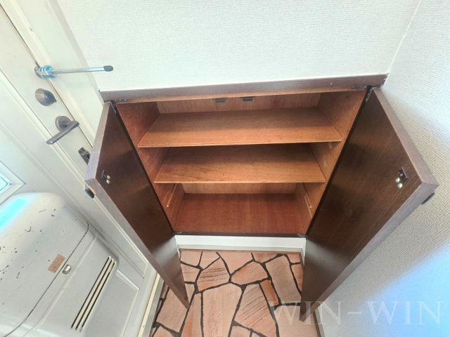 プロヴァンス飯村の玄関