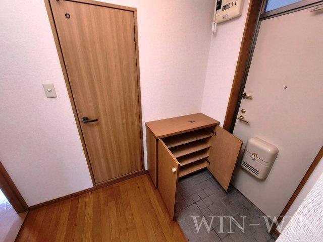 ヴェルデ・ジャルディーノ Aの玄関