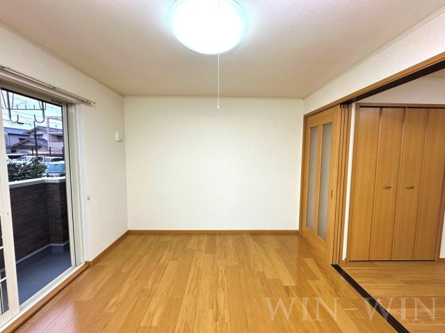 パーク・イースト Ⅱの洋室