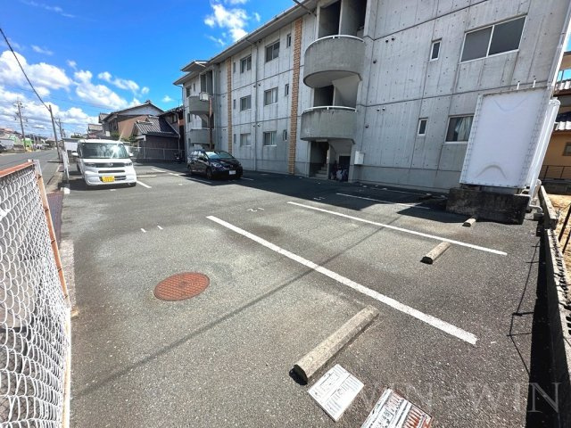 ヴィラスクエアの駐車場