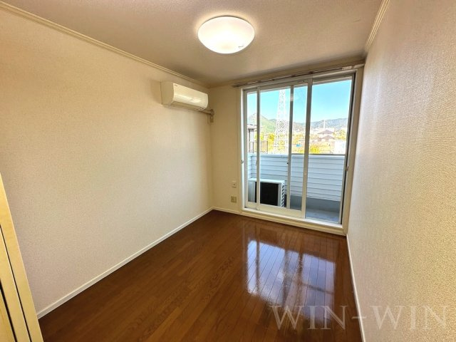 ホワイトタウン寺前の寝室