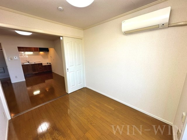 ホワイトタウン寺前の寝室