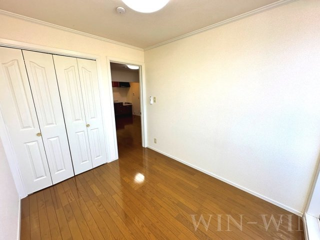 ホワイトタウン寺前の寝室