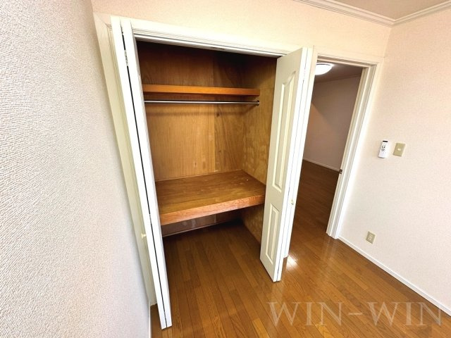 ホワイトタウン寺前の収納