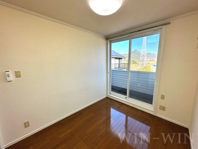 ホワイトタウン寺前の寝室