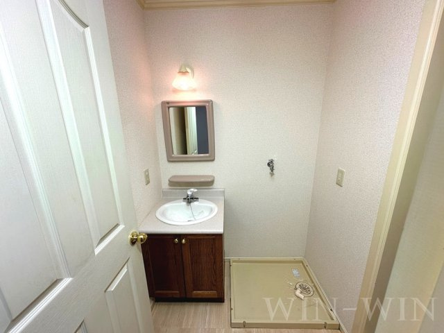 ホワイトタウン寺前の洗面所